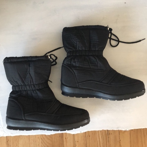 NWOB Black Weather Resistant Boots Size 6Shearling Type Lining Warm Winter Shoes - Picture 6 of 8